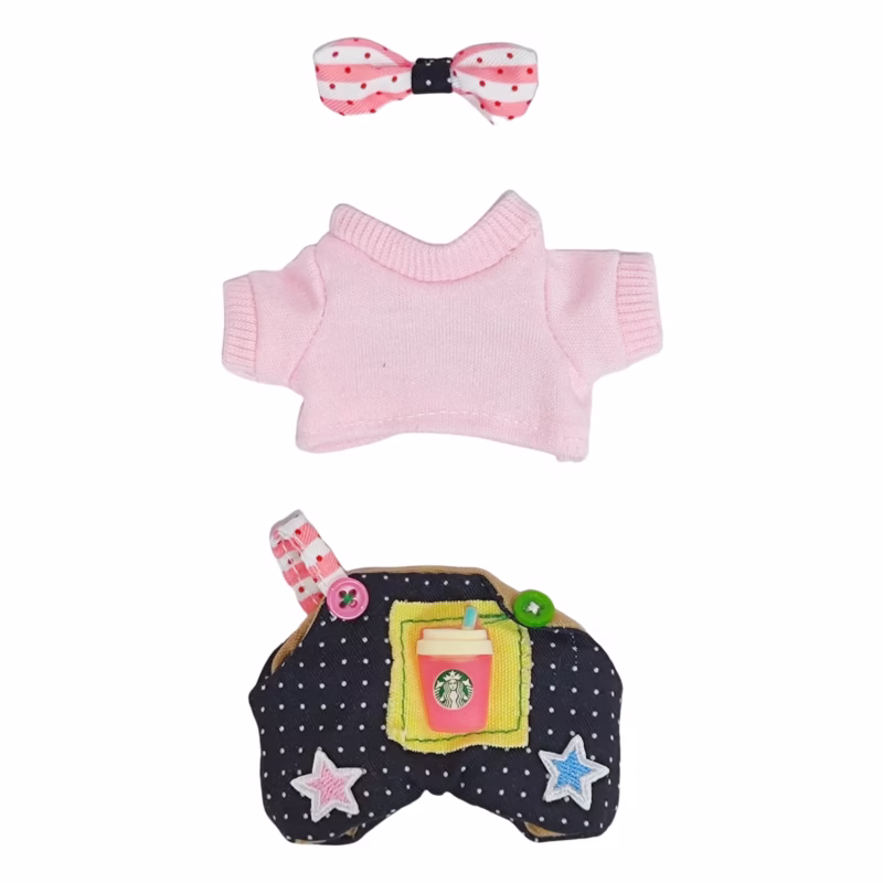 Este atuendo se inspiró en la cuenta de Labubu collection de TikTok. La artista de este ++escudo exclusivo del arba kapal’ resumió muy bien la fusión entre ternura, originalidad y lo juguetón del diseño kawaii. - Image 3