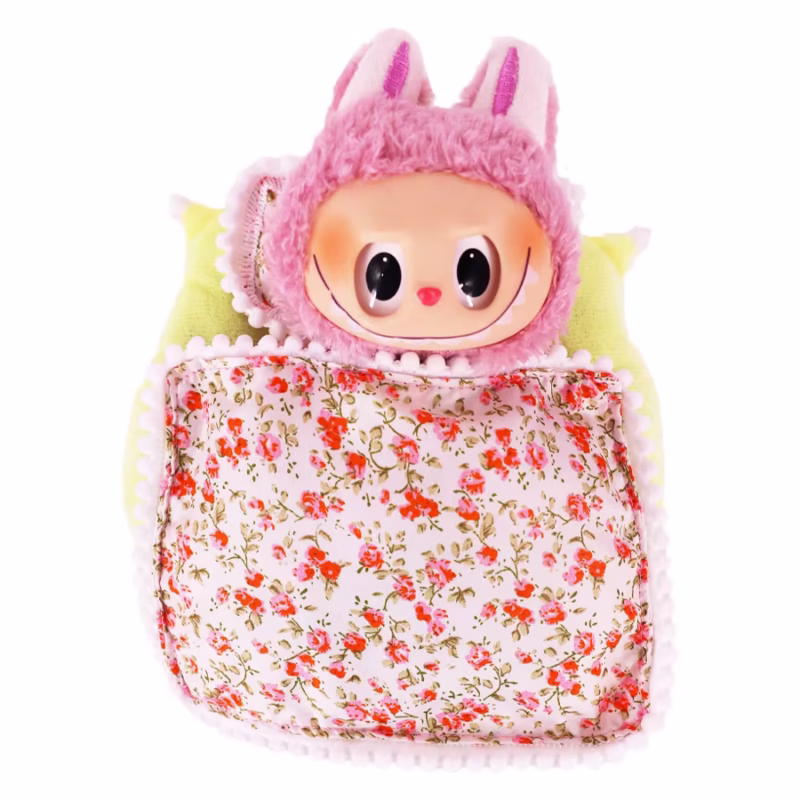 Labubu - Cama mini para muñecas de 15-17 cm, set de 3 piezas con edredón, almohada y accesorios, pijamas de muñeca de algodón suave, saco de dormir para casa y ropa de muñeca. - Image 4