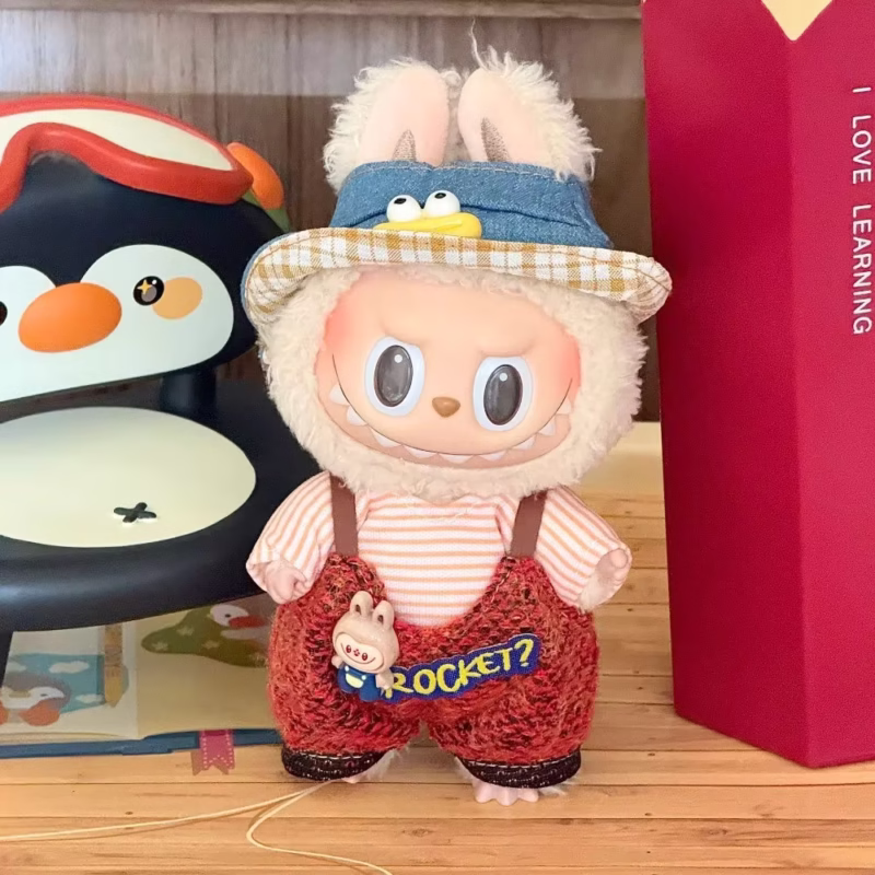 Estos atuendos son parte de la colección de ropa casual de las muñecas Labubu que complementarán - Image 3