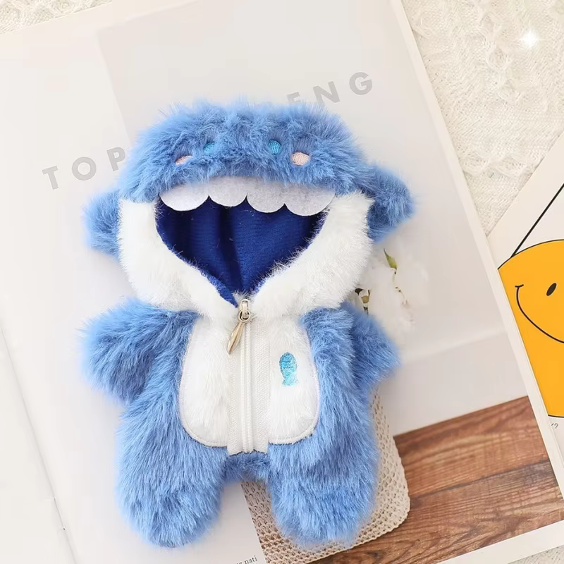 Esto es para muñecas de peluche de 15-17 cm, con atuendos para Shark Melody, una pieza, y accesorios de cosplay para regalos de fiesta para los fanáticos