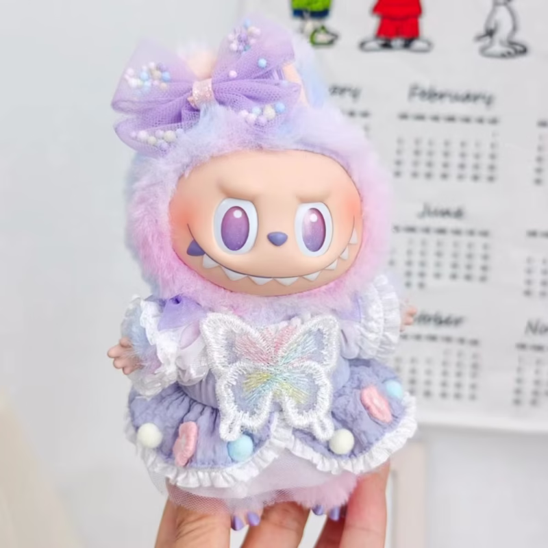 Labubu Energy - Mini muñeca de vinilo de peluche construible en caja ciega con cubierta suave labubu 3.0, muñeca de la suerte con tonos morados, vestido púrpura y falda. - Image 3