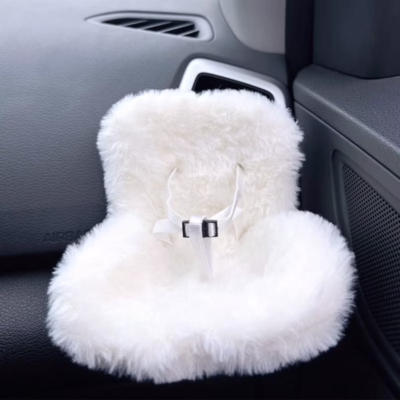 Mini asiento de coche de felpa para LABUBU, asiento de peluche Kawaii para muñecas, accesorio de coche de peluche, cinturón de seguridad para muñecas, decoración de ventilación de aire de peluche para muñecas de 17 cm. - Image 2
