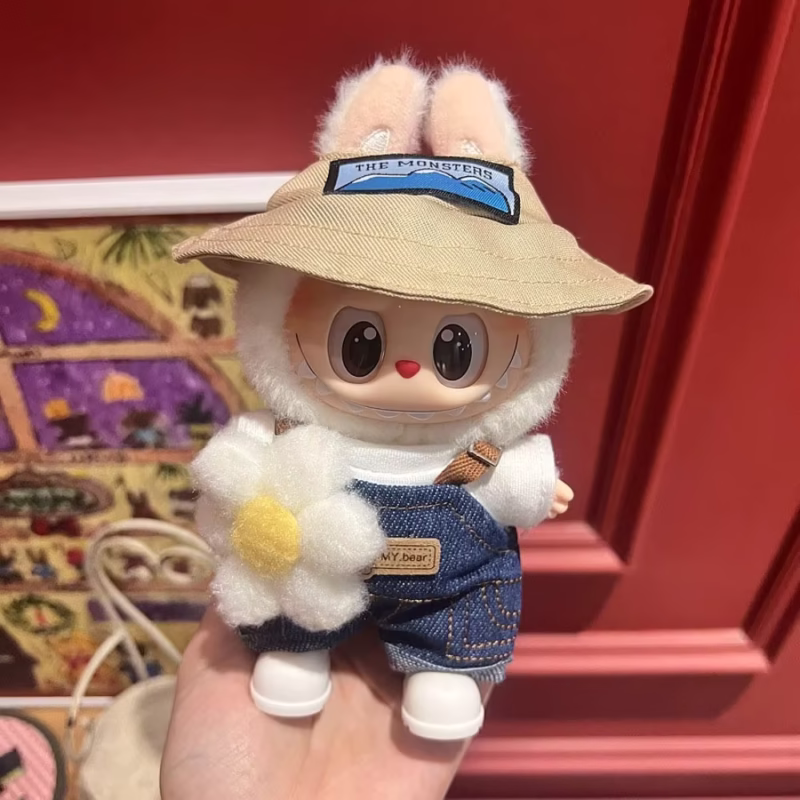 Estos atuendos son parte de la colección de ropa casual de las muñecas Labubu que complementarán