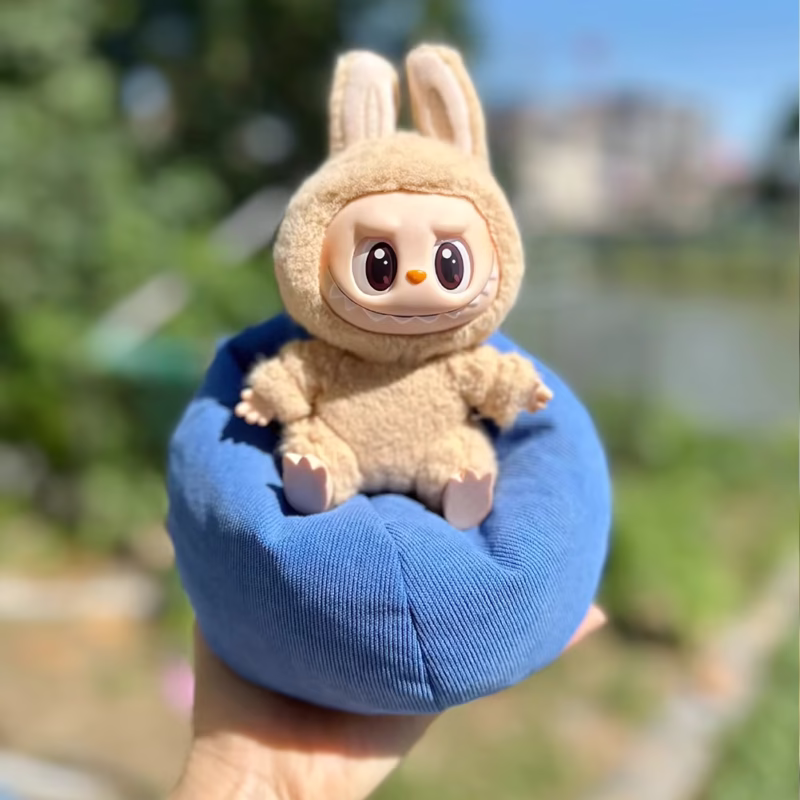 Para un pequeño sofá Labubu con manta, sofá tapizado desgastado y raído y similares para muñeca de 10-17 cm, decoración de habitación de muñecas, acogedores de habitación, 1 Set - Image 3