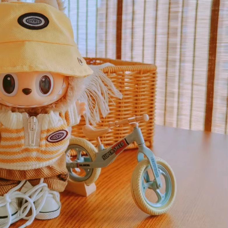 Con forma de muñeca. Labubu 3.0 V1 V2 V3 17cm, bolso de bicicleta de estilo moderno, mochila de bicicleta divertida en 3D.