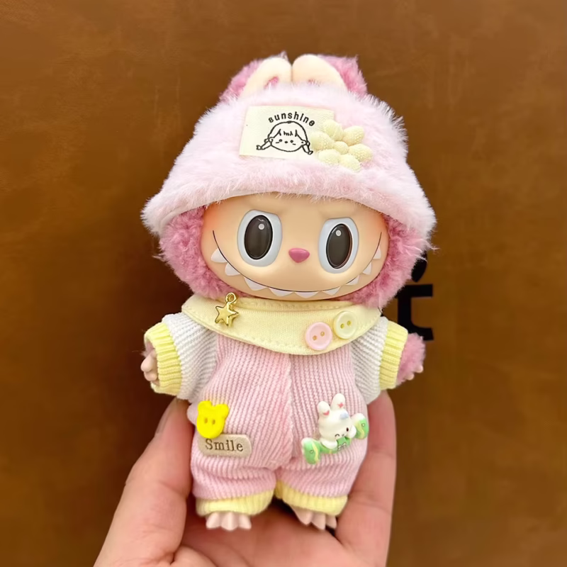 (Solo ropa) Accesorios para Labubu, pantalones divertidos, muñeca de peluche Labubu, conjunto de otoño, juego de sombrero y bufanda, vestido elegante, decoraciones para muñecas. - Image 2